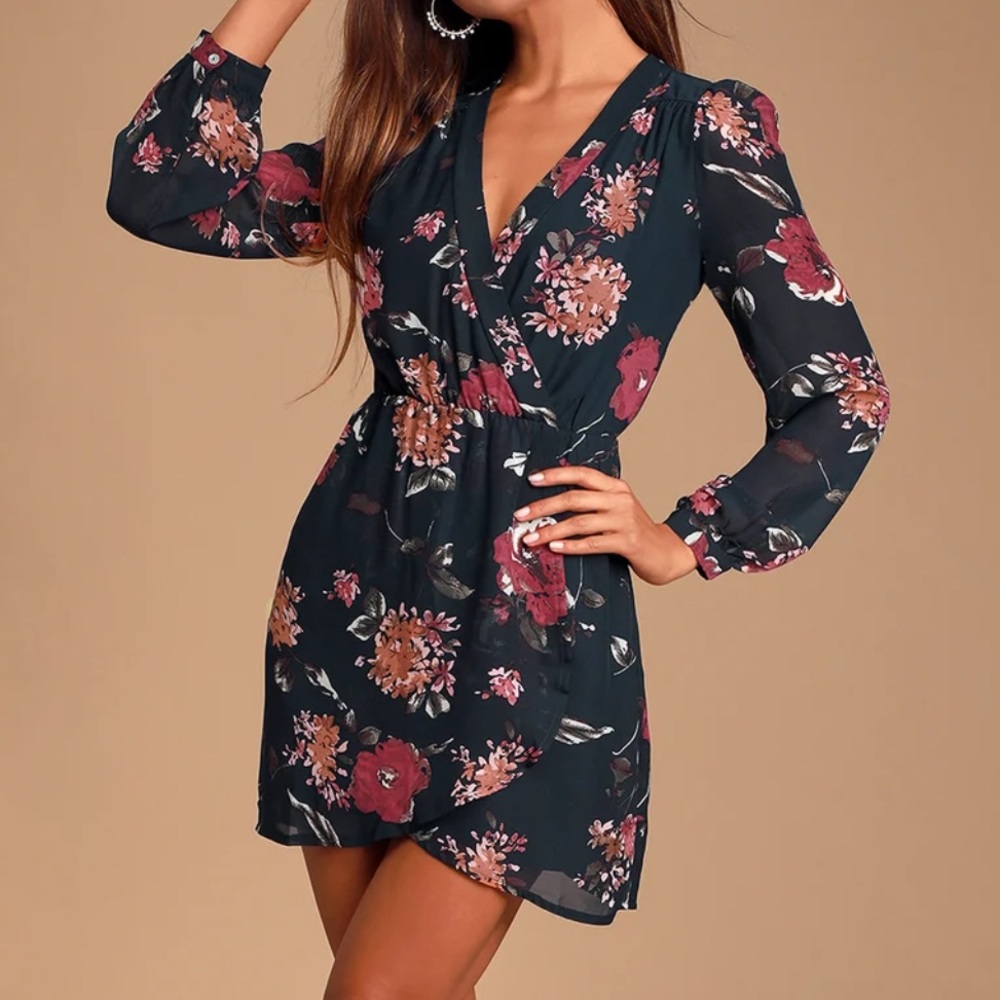 Pretty Pretender Navy Floral Print Dress FINAL PRICE (no offers)
